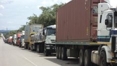 Border-traffic-for-trucks-in-Zambia-620×400